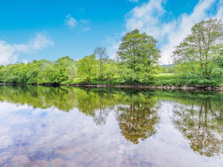 3 Bedroom Luxury Home, Hot Tub, Stunning Views Of Killin, Sitting On The River Dochart Exteriér fotografie