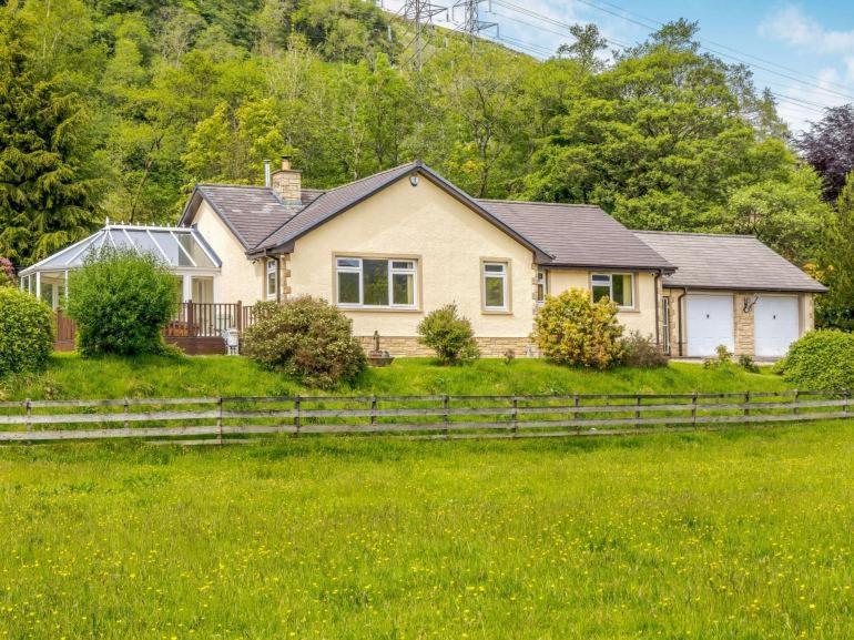 3 Bedroom Luxury Home, Hot Tub, Stunning Views Of Killin, Sitting On The River Dochart Exteriér fotografie